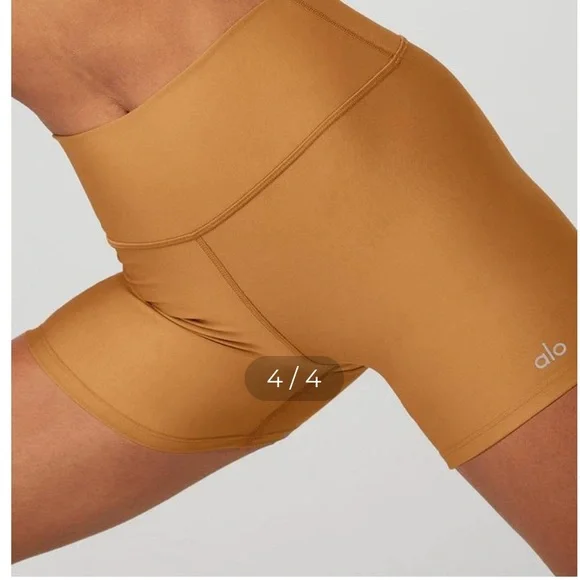 Alo Women's 5" Airlift Energy Short - Toffee - Picture 4 of 9